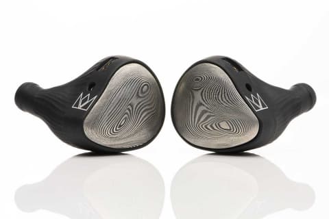 Noble Audioの最高峰。3種の異なるドライバ10基の「VIKING RAGNAR