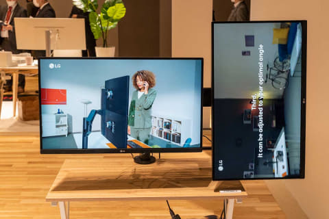 LG、”横2画面”と”縦2画面”レイアウト自由なモニタ。吊り下げ式も - AV