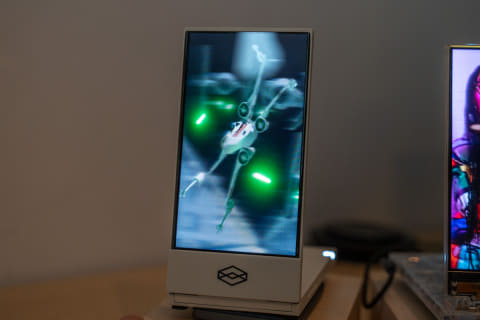 ポケットに立体画像。ポータブル“ホログラフィック”ディスプレイ