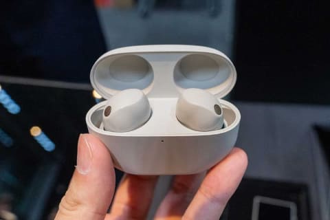 ソニー「WF-1000XM5」今日発売。ソニーストアは翌日出荷 - AV Watch