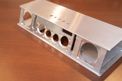 レビュー】机に置けるサイズで衝撃の立体音響「OPSODIS 1」を聴く