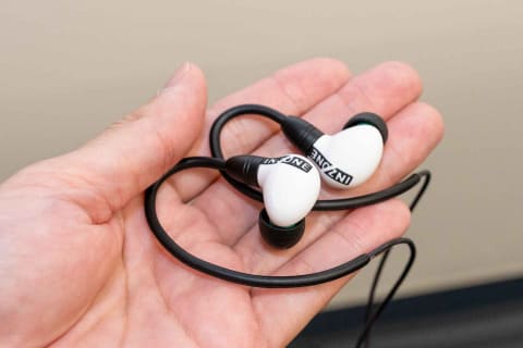 ソニーINZONEから有線イヤフォン「INZONE E9」。FPSで“勝てる音”追求