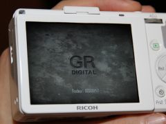 リコー、「GR DIGITAL IV」の新製品発表会を開催 - デジカメ Watch Watch