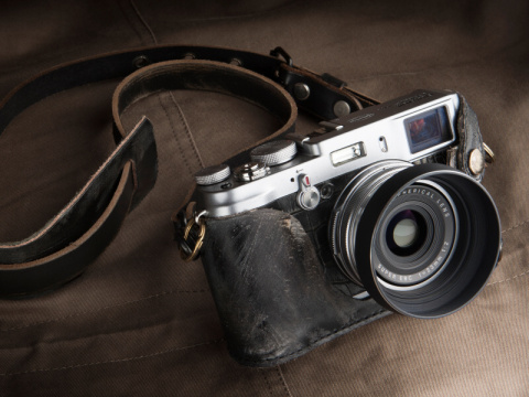 デジカメドレスアップ主義：X100レザーケース百花繚乱（前編