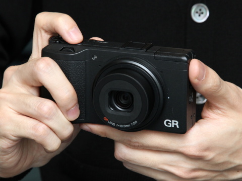 ファーストインプレッション】リコーGR - デジカメ Watch Watch