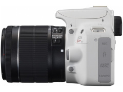 キヤノン、APS-C最小一眼レフ「EOS Kiss X7」にホワイトを追加