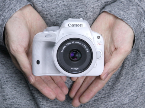 写真で見るキヤノンEOS Kiss X7ホワイト - デジカメ Watch Watch