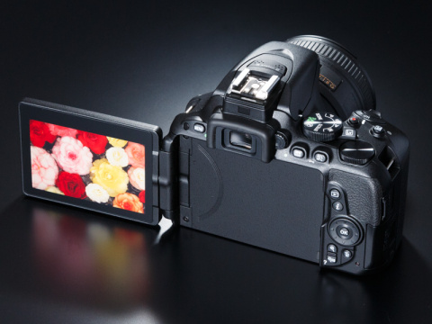 新製品レビュー：ニコンD5500（外観・機能編） - デジカメ Watch Watch