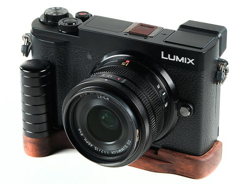 LUMIX GX7 Mark III用のグリップ付きカメラベース - デジカメ Watch