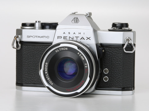 赤城耕一の「アカギカメラ」 第3回：PENTAXの一眼レフ宣言によせて（銀