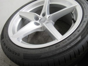 アウディ A5 スポーツバック 純正 18インチ アルミホイール タイヤ付き