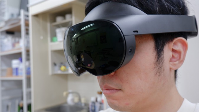 これはVRデバイスではない——22万円超の新型“XR”ヘッドセット「Meta