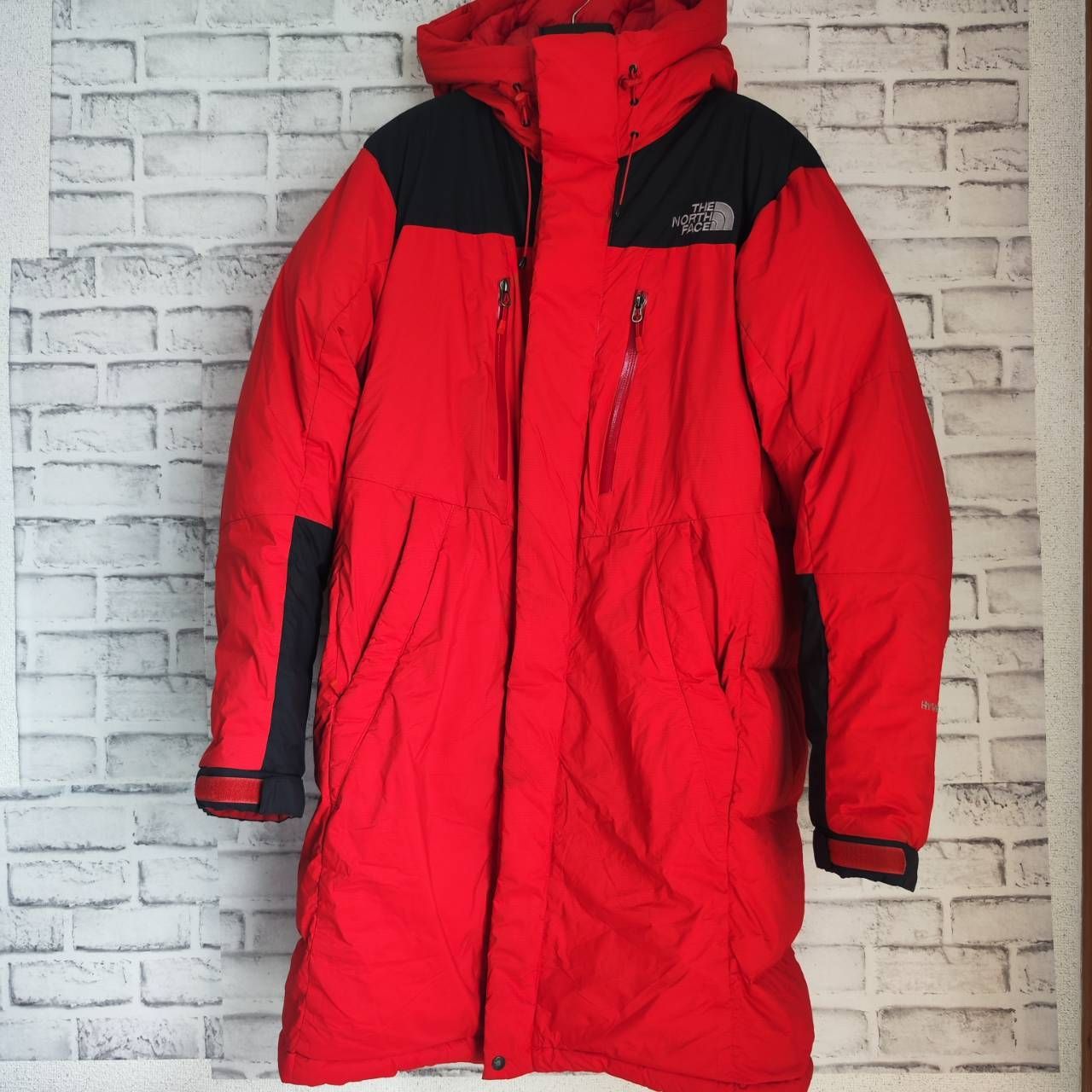 ノースフェイス【THE NORTH FACE】マウンテンダウンコート 赤黒 HYVENT