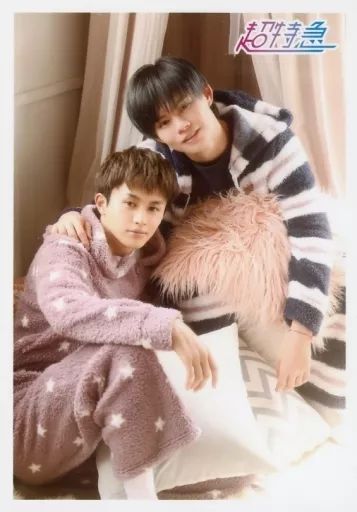 中古】生写真(男性) 超特急/カイ(小笠原海)・タクヤ(草川拓弥)/膝上