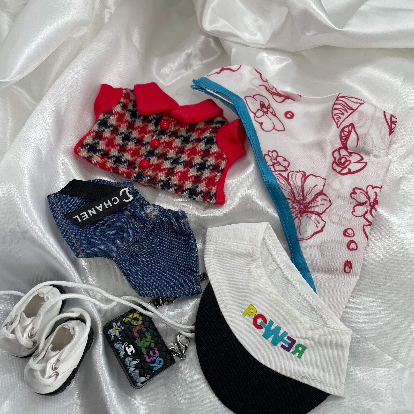 15-17 / BIGBANG G-DRAGON ジヨン 着用風 ぬいぐるみ服 003 Labubu