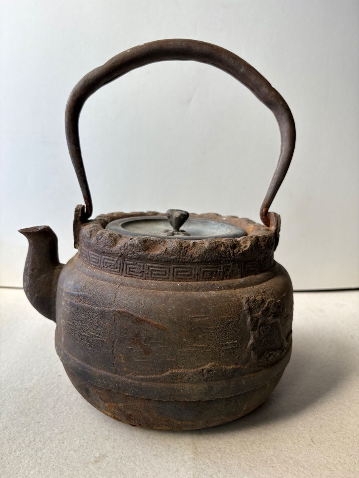 小さな鉄瓶 煎茶道具 銅製蓋 明治時代から伝わる 桐時代箱・時代五徳