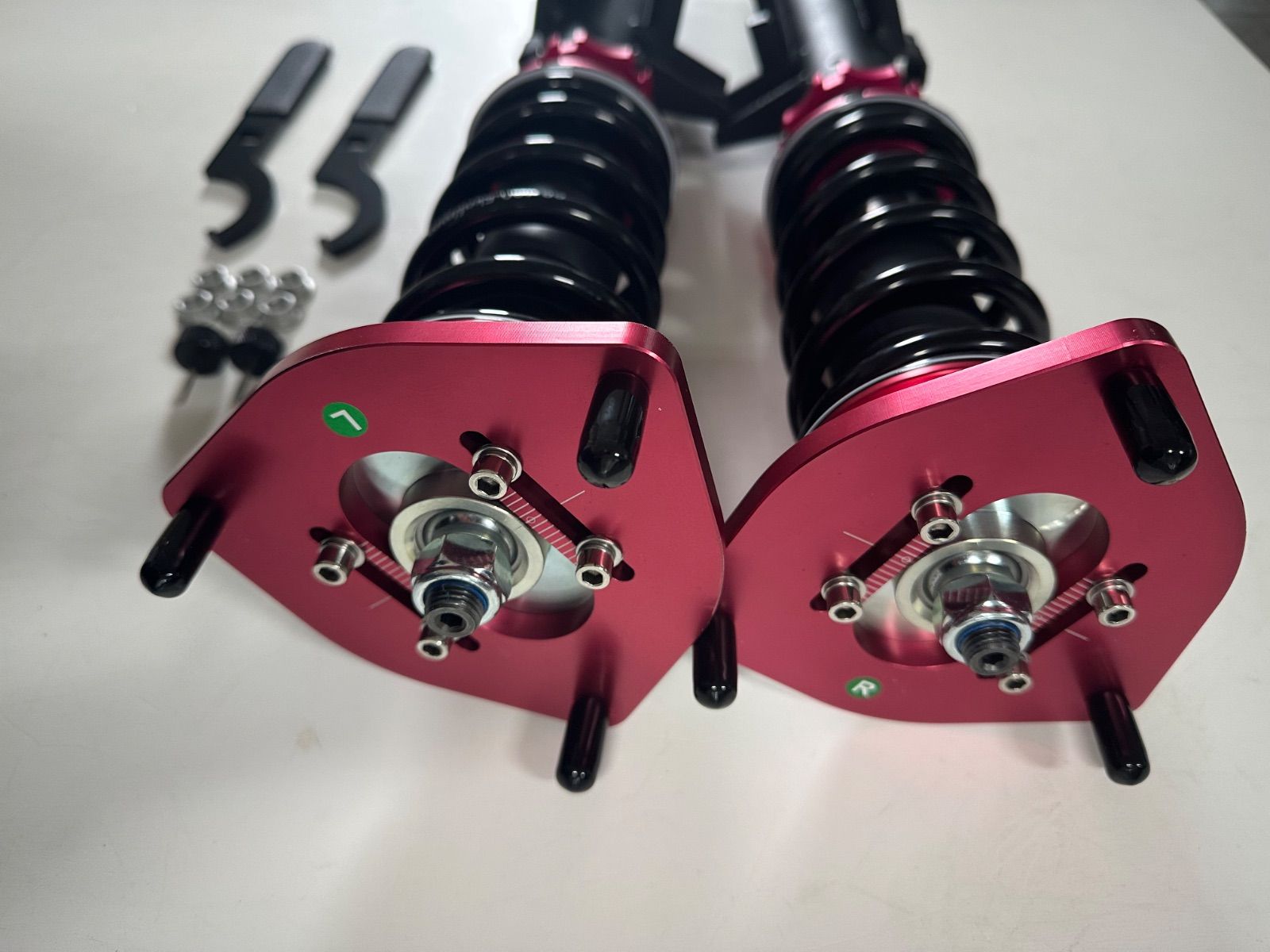 ZVW40Wプリウスアルファピロアッパーキャンバー調整付きフルタップ減衰