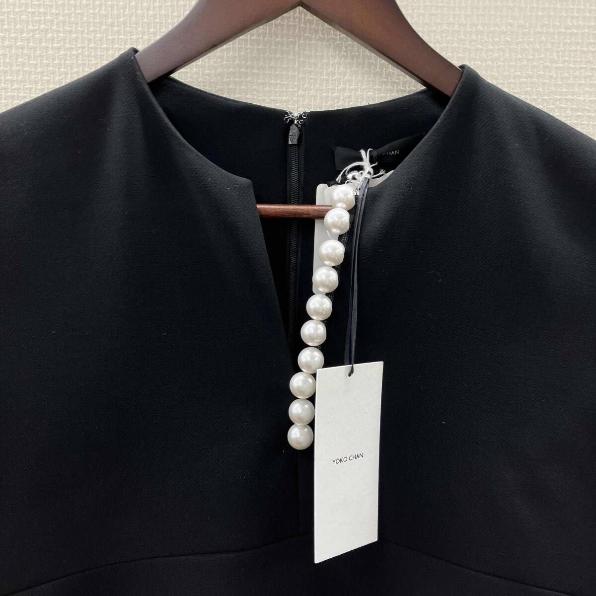 YOKO CHAN/ヨーコ チャン／長袖ワンピース/ブラック／フェイクパール付