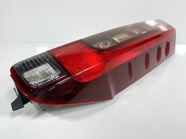 美品/破損キズなし エスクァイア ノア ZRR80G ZRR80W ZWR80G ZWR80W