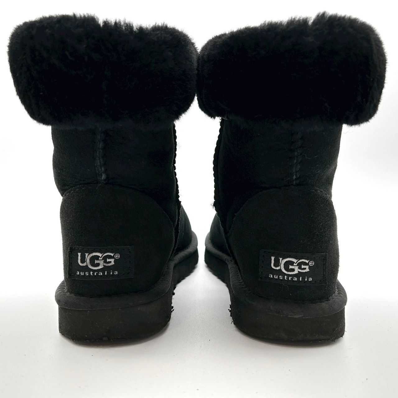 B4557】 UGG アグ 5825 クラシックショート ムートンブーツ ブラック