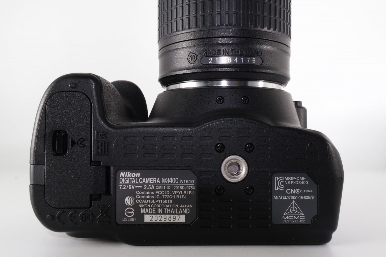 極美品】《 ショット数2139 回》Nikon デジタル一眼レフカメラ D3400