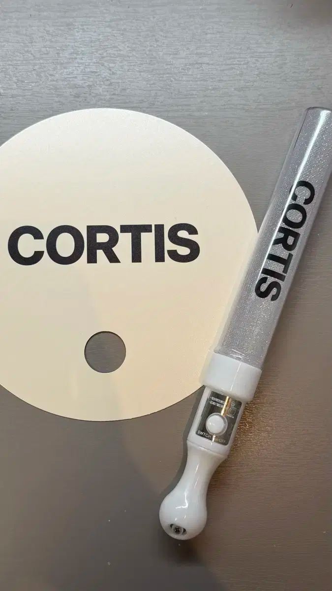 コルティス ペンライト うちわ 出品 - メルカリ