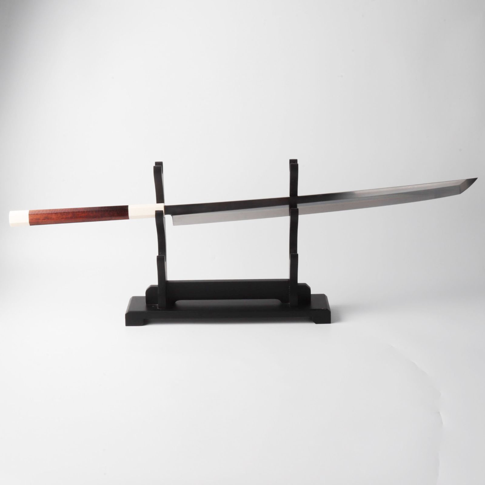 マグロ包丁 刃渡600mm 本刃付け ヘアライン仕上げ 八角柄 花梨鞘付き