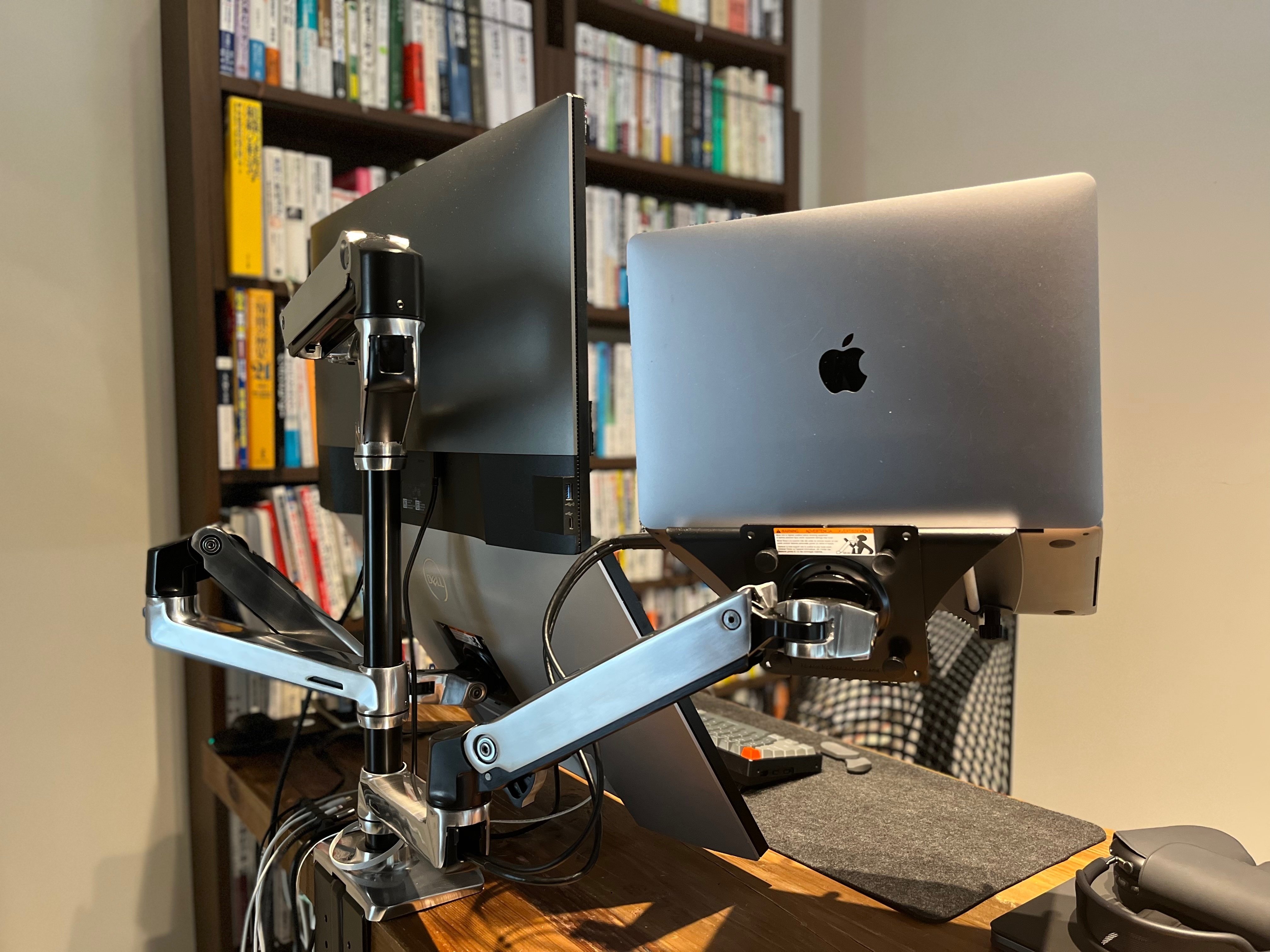 ま*ん様 Dell ウルトラワイドモニター モニターライト、エルゴトロン