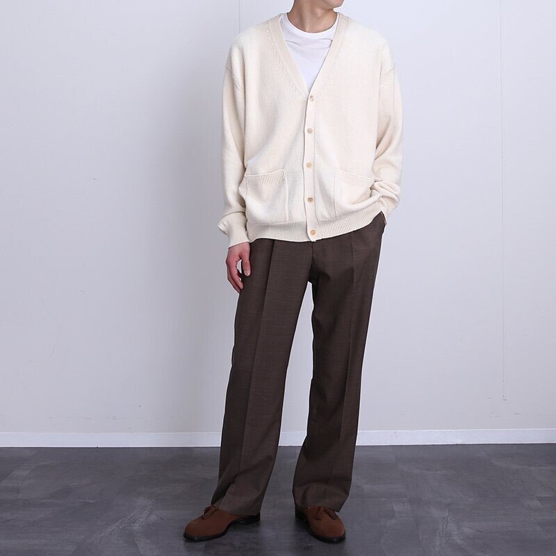 即戦力！BATONERより新作のSUPER SOFT V NECK CARDIGAN入荷です