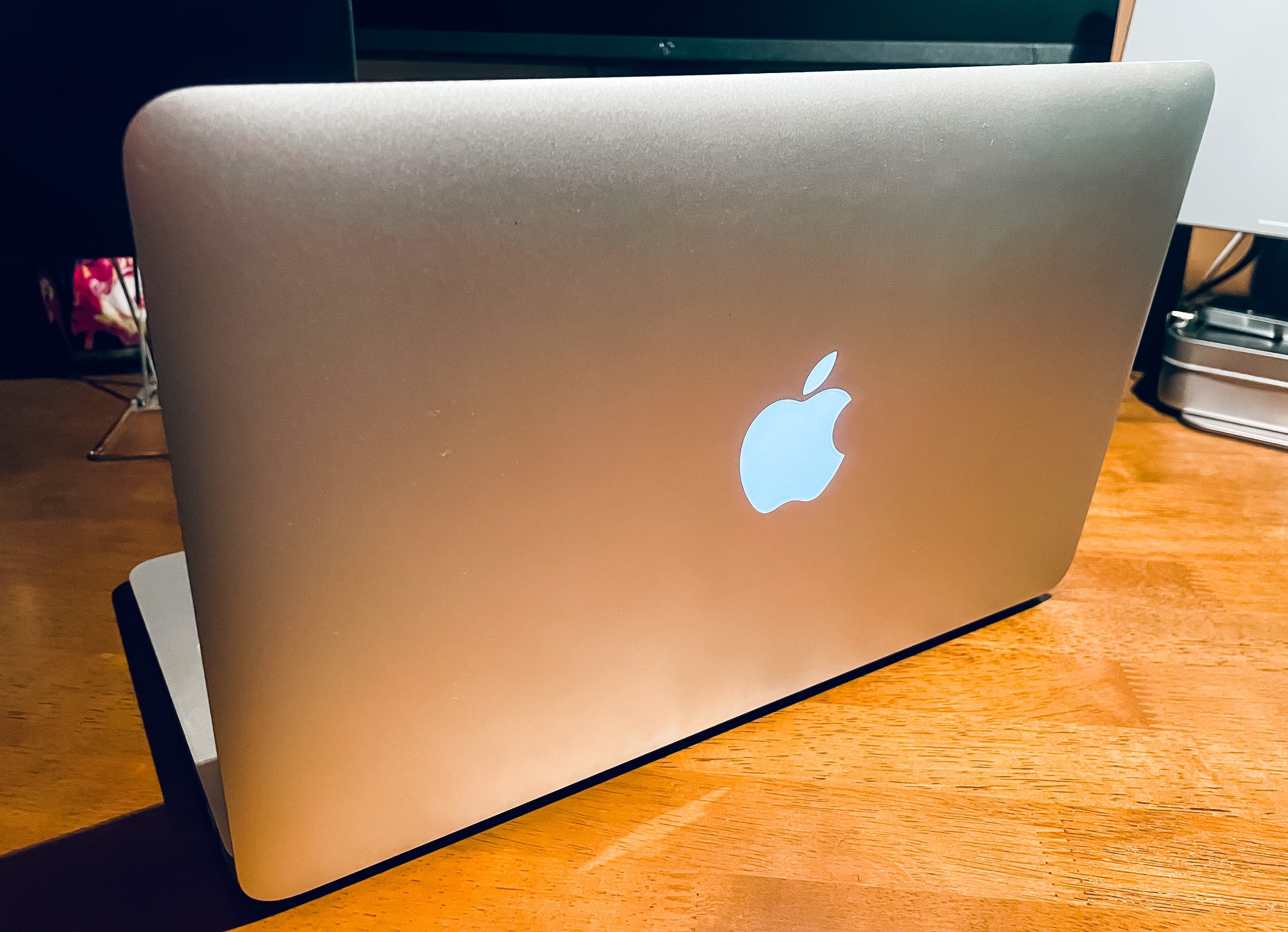 整備済MacBook Air Early 11インチ】M1MAX14愛用者が、中古MacBookを