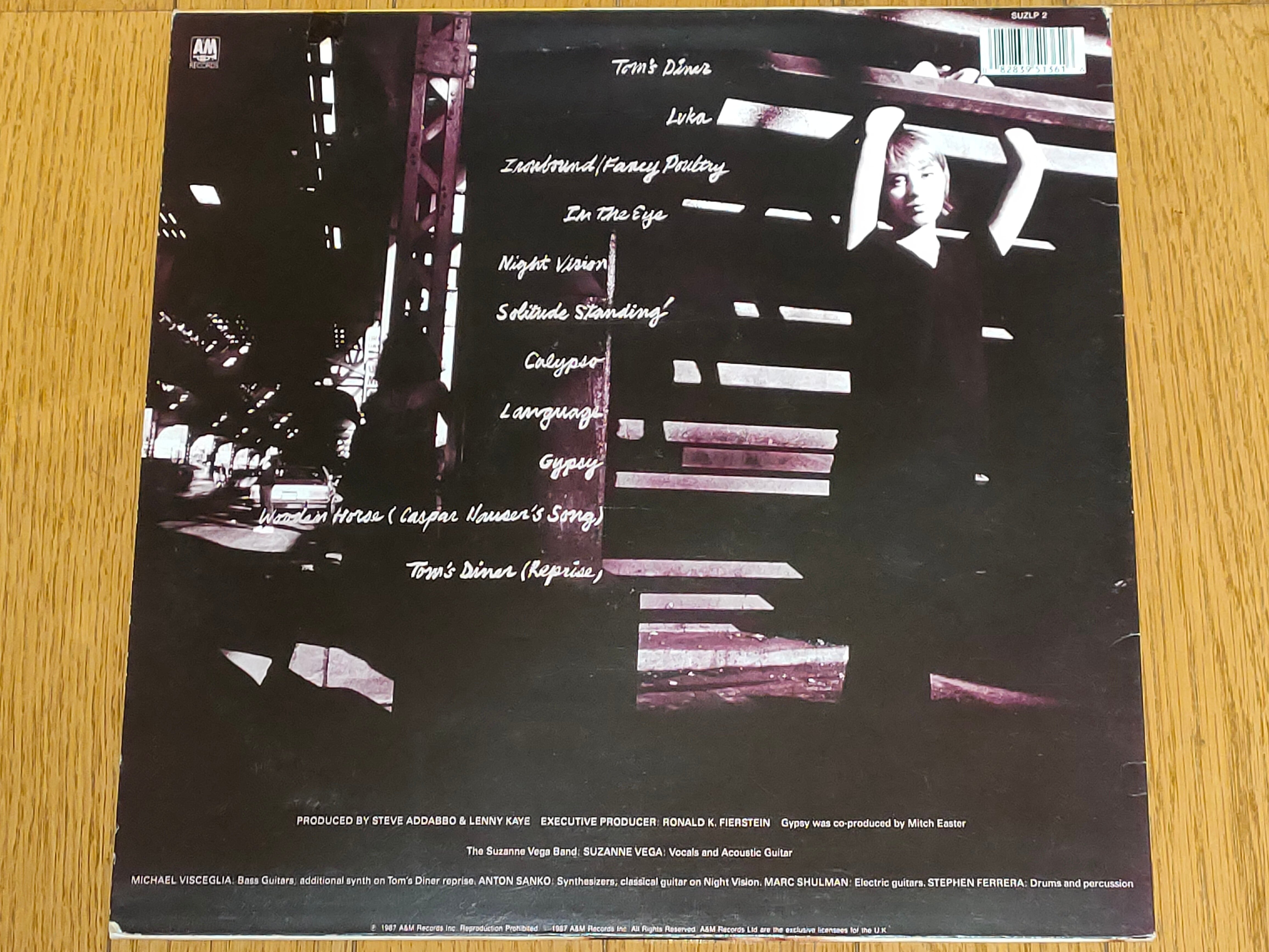 Solitude Standing】(1987) Suzanne Vega 80年代に登場した