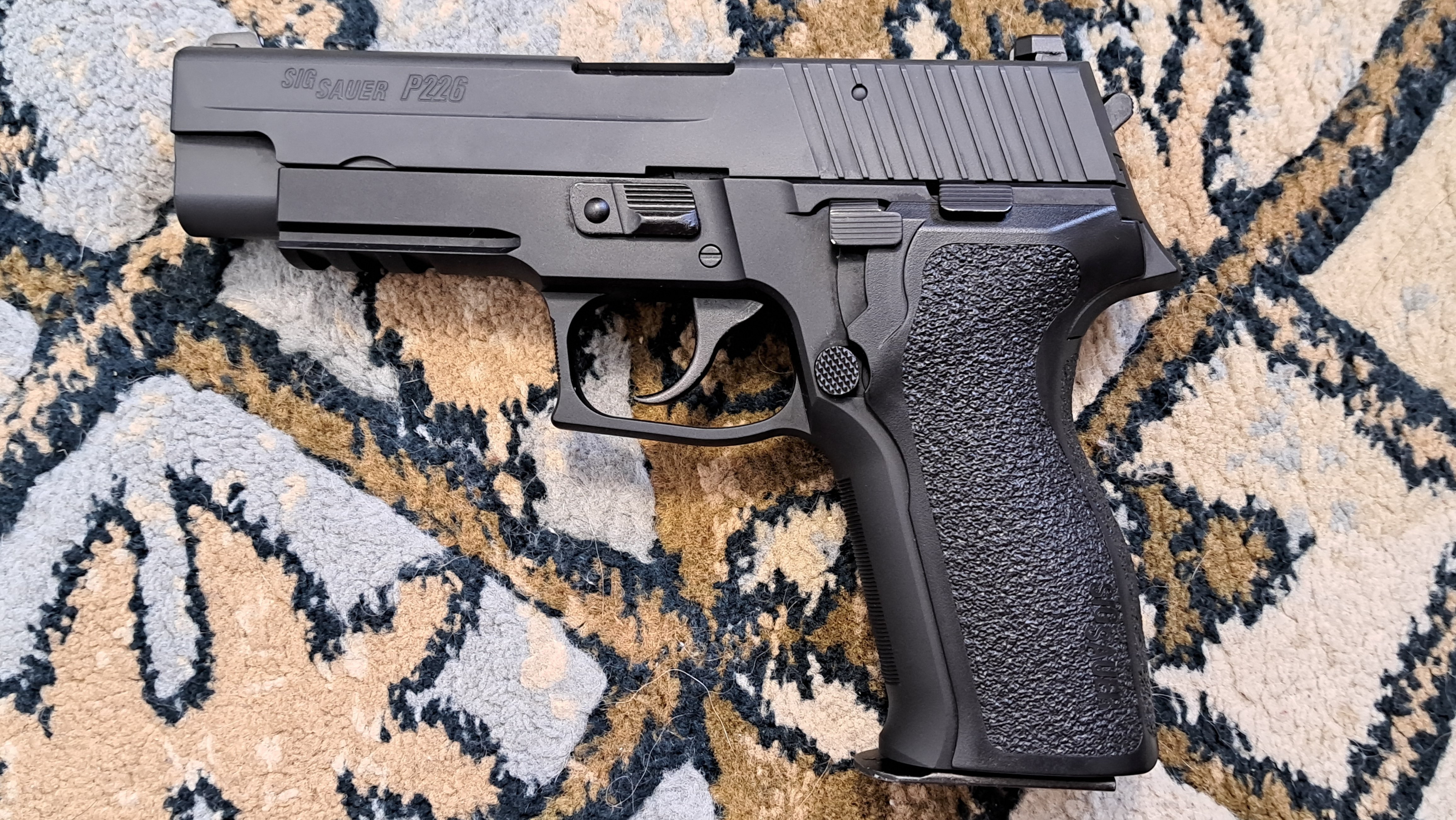 東京マルイ SIG P226 E2 GBB ガスブロハンドガン レビュー｜郭公