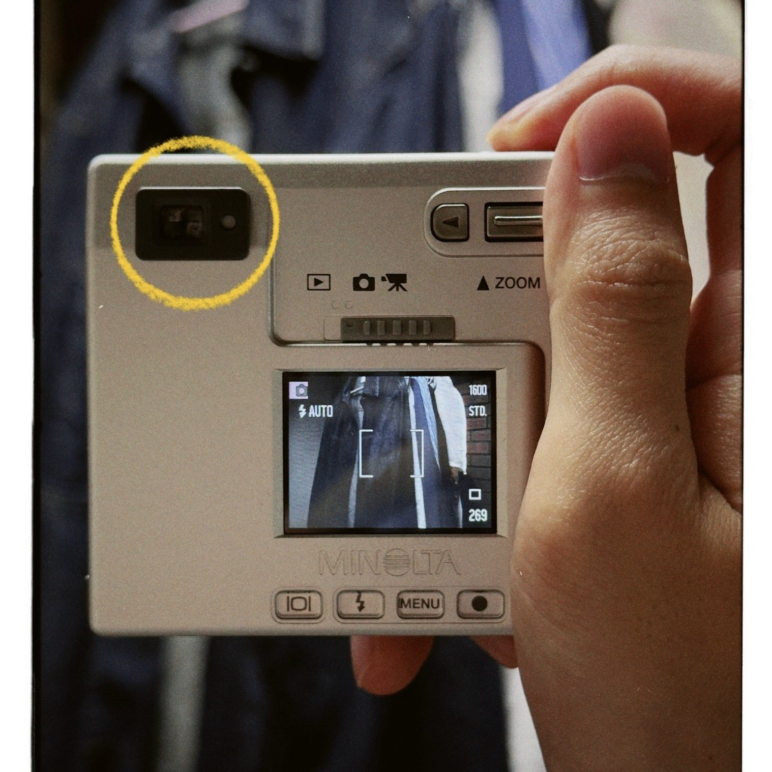 Minolta DiMAGE X】見た目がMDプレイヤーすぎる幻のデジカメ。｜sai