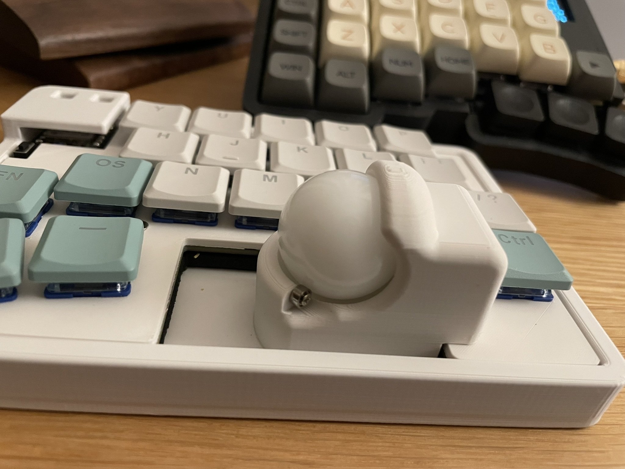 分割無線でロウスタッガード配列 キーボード 「zonkey」を触ってみた話