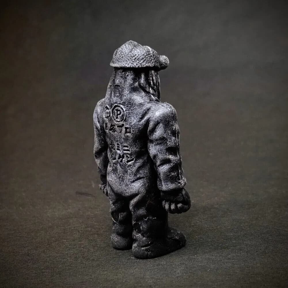 セミ人間】怪獣消しゴムを塗る！｜レイレイ