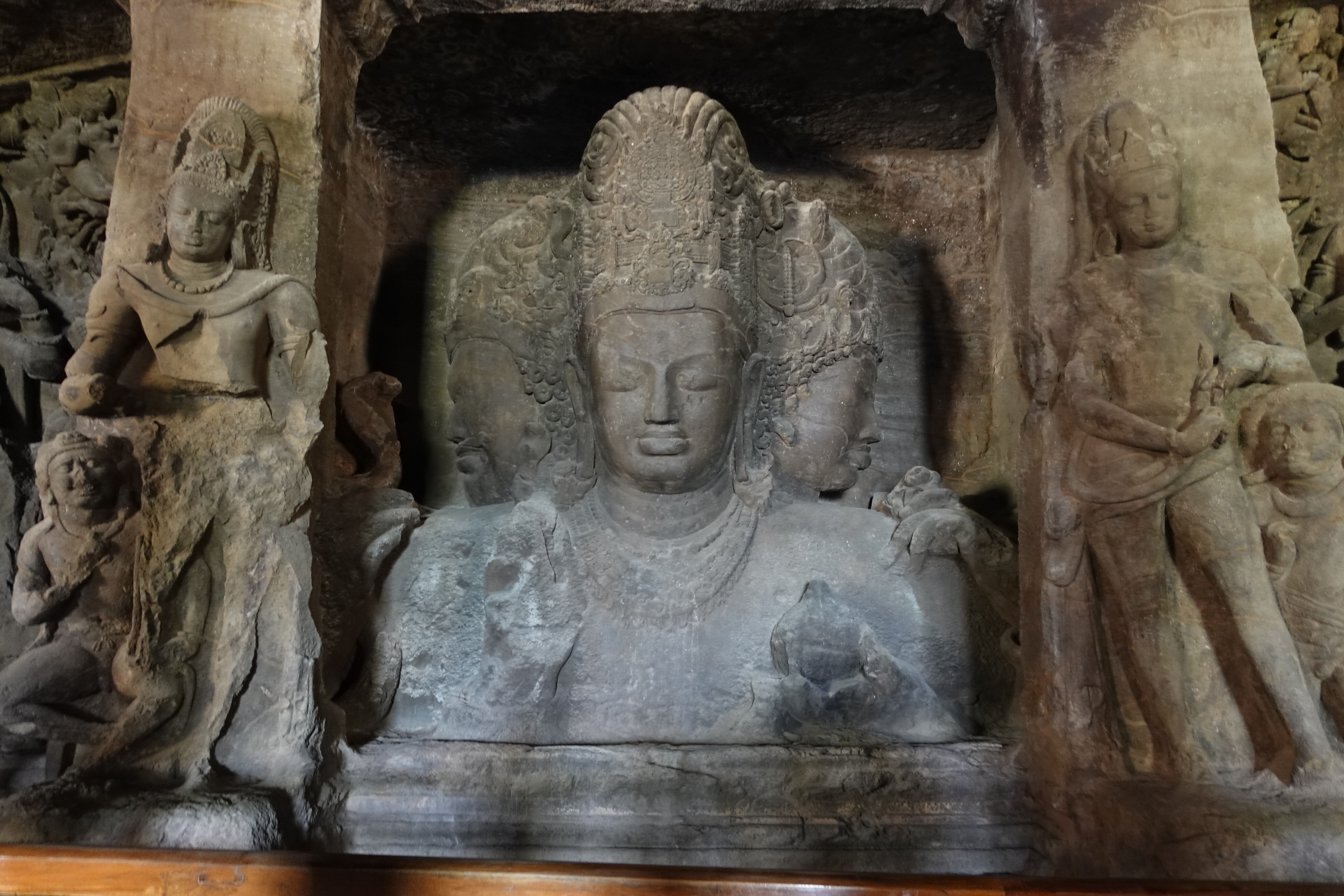 エレファンタ島の巨大シヴァ神に感動！ヒンドゥー教彫刻の白眉をご紹介