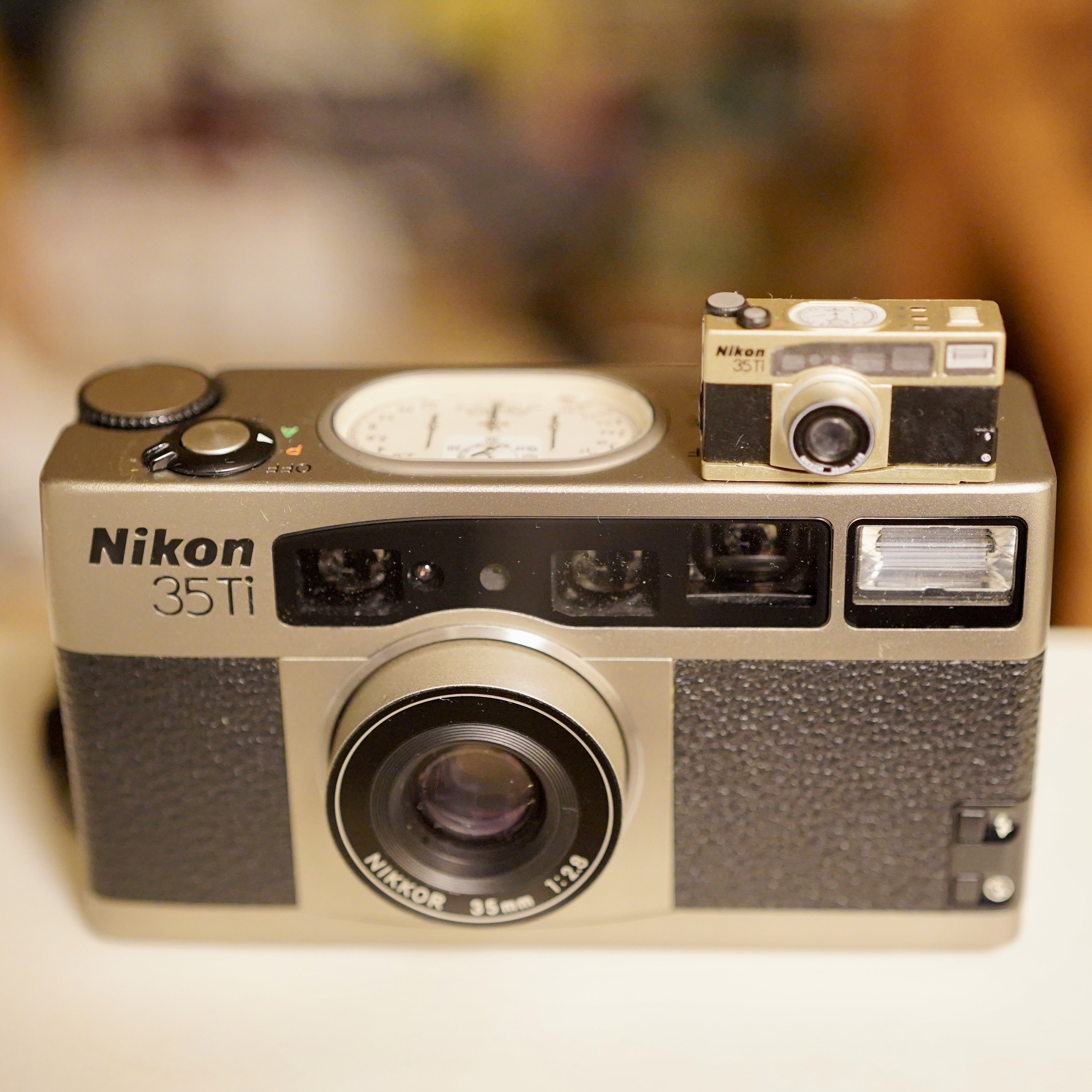 Nikon 35Ti のカプセルトイ｜いせいたともなか