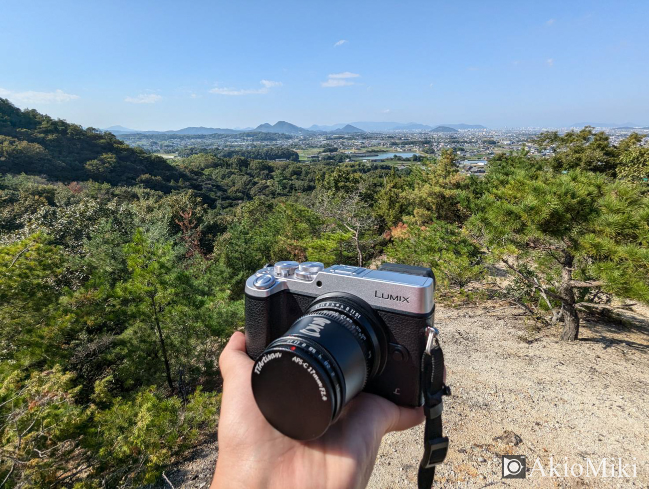 デザインと機能が両立したミラーレスカメラ「Panasonic LUMIX GX8」を