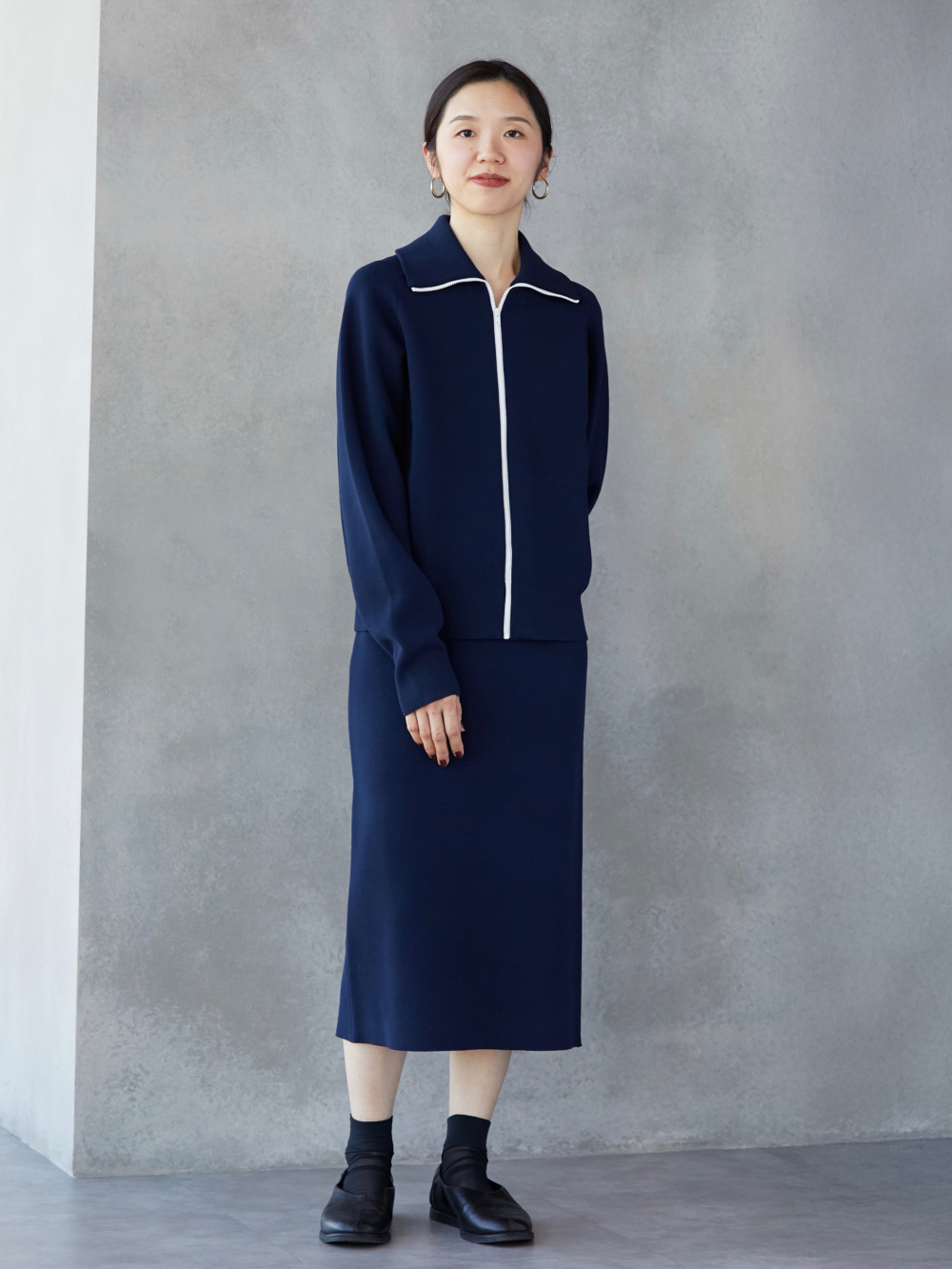 ミラノリブフルジップカーディガン、ボクシーニットT」の着用