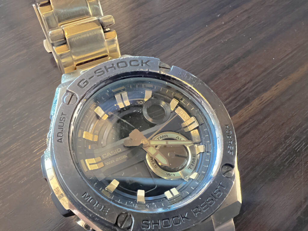 CASIO G-SHOCK(ジーショック)電池交換。G-SHOCK battery replacement