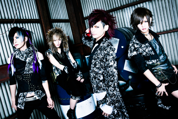 びじゅなび | 【CLØWD】初のMV解禁＆1st MINIALBUM「フィクションØ