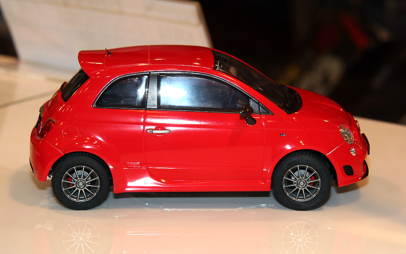 1/24 Fiat 500 Abarth 695 Tributo Ferrari (Fujimi Real Sports Car