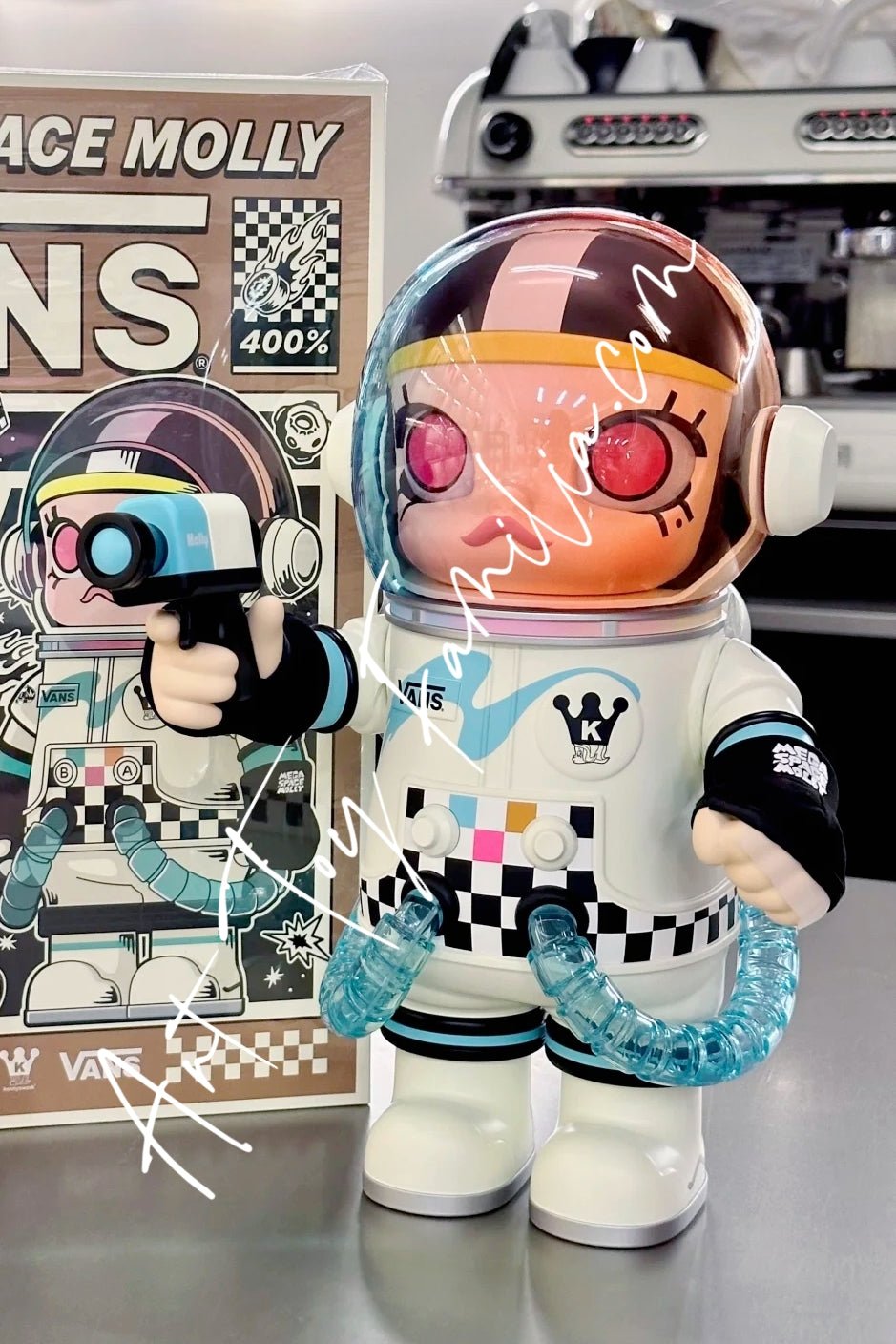 400% MEGA Space Molly 400% × Vans | POP MART – Art Toy Familia