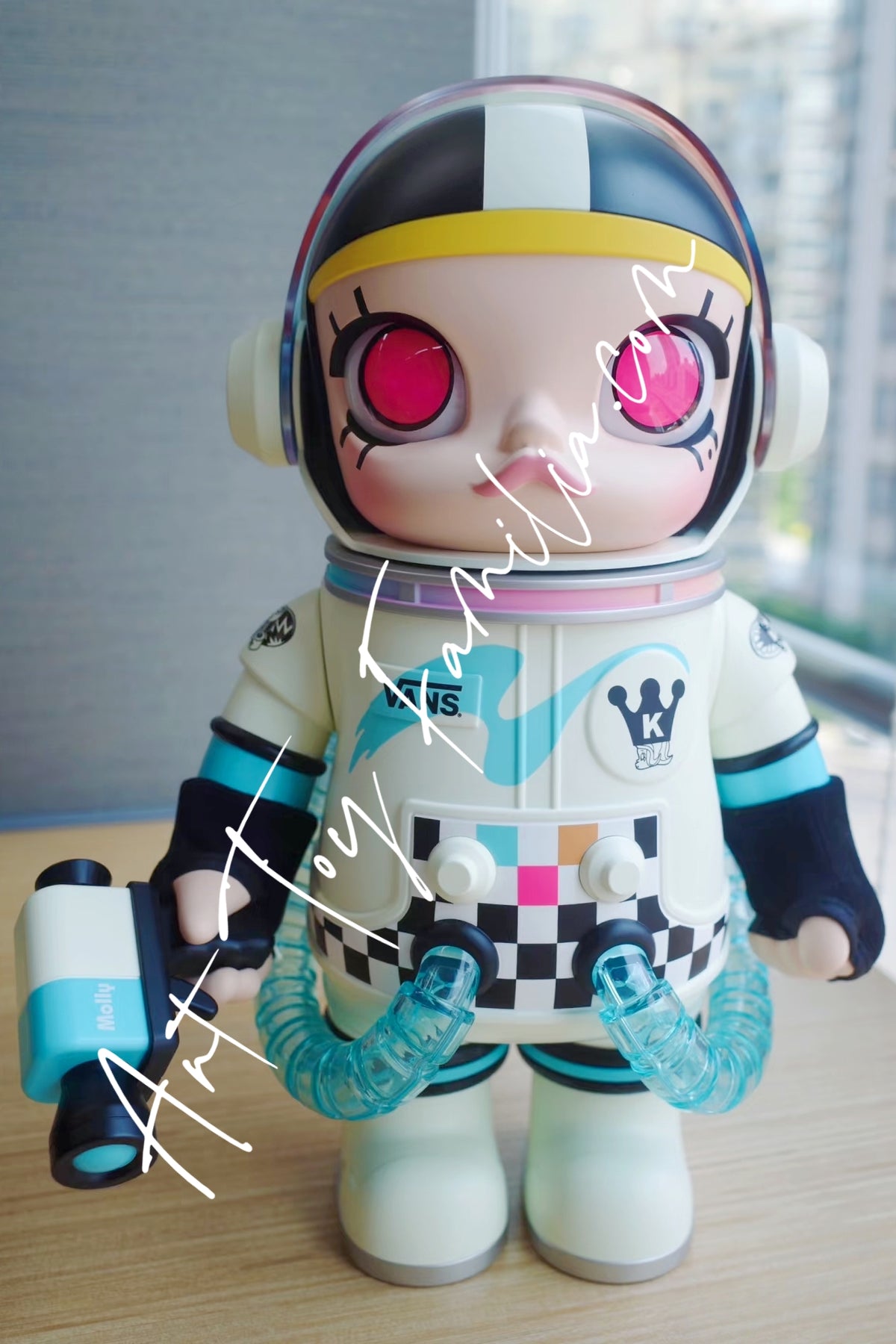 Popmart_400_MEGA_Space_Molly_4