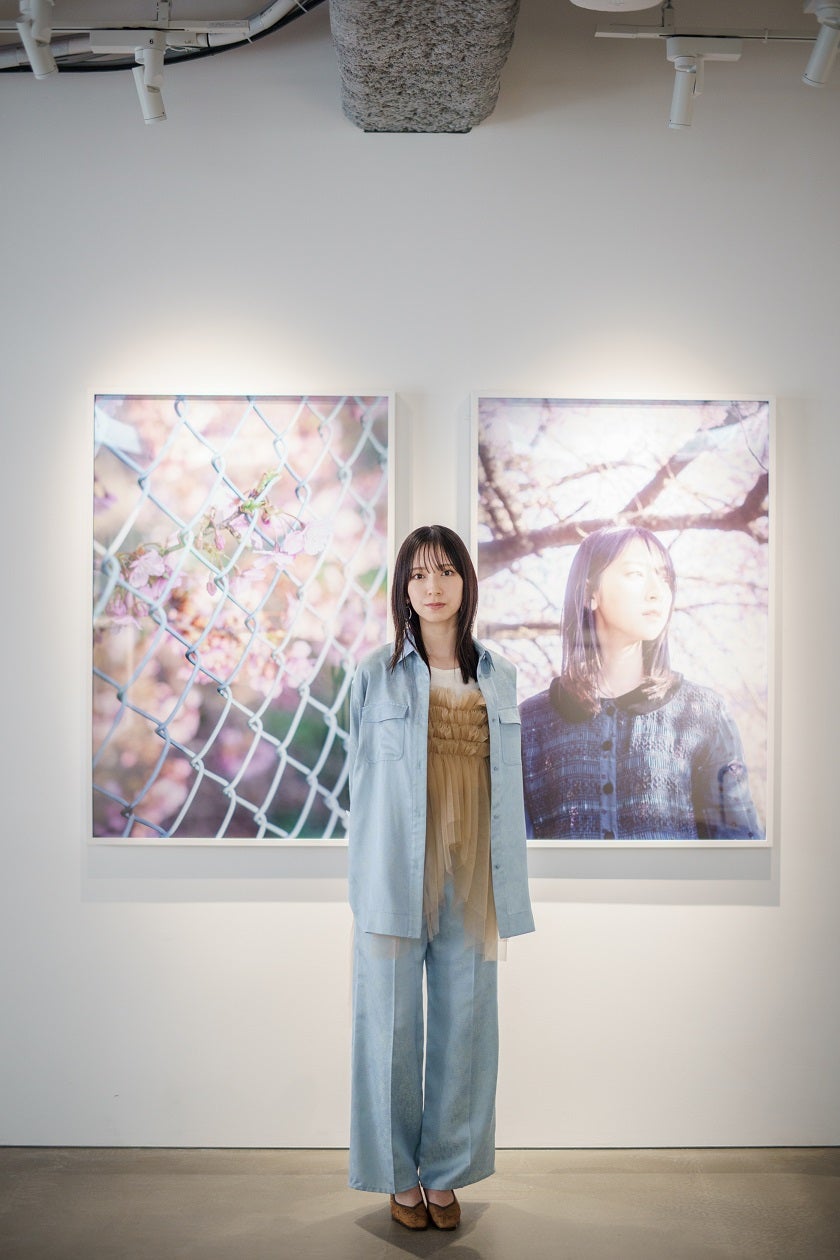 インタビュー】初の写真展を開催中の金村美玖さん（日向坂46）「共感し
