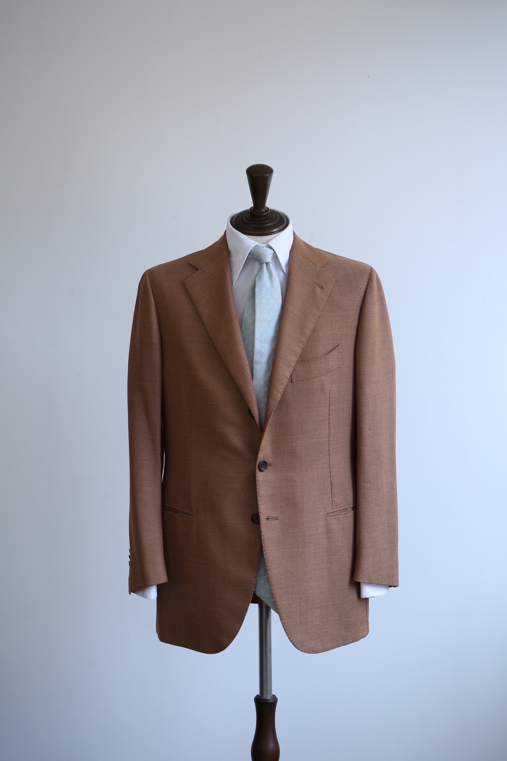 Cesare Attolini アットリーニ】手仕事ナポリ仕立て 春夏向けホップ