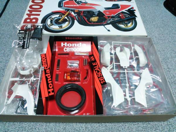 タミヤ タミヤ CB1100R 1⁄6 CB1100R (1／6 オートバイ:16022)