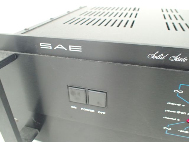 高額買取実施中!!】パワーアンプ SAE 2400L