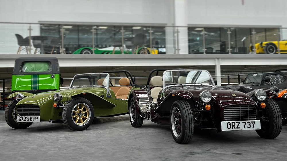 ケータハムが70～80年代の人気モデルに現代風のアレンジを加えた