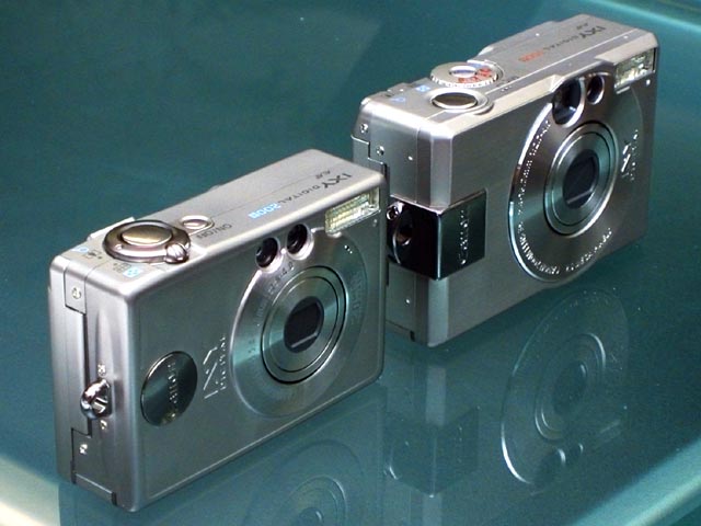 キヤノン、バッテリや撮影感度を改良した新「IXY DIGITAL」